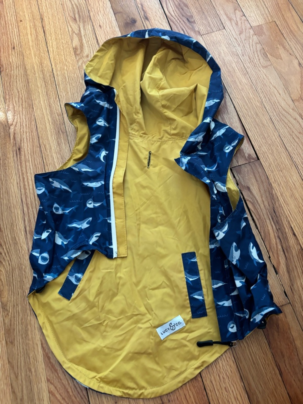 Lucy & Co. Shark Rain Coat Reversible XL DOG - Picture 3 of 3